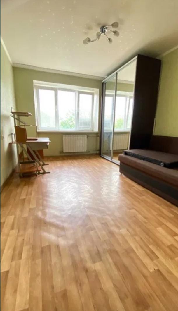 Квартира, 5-кімн., Харьков, Павлово Поле, 23 Августа