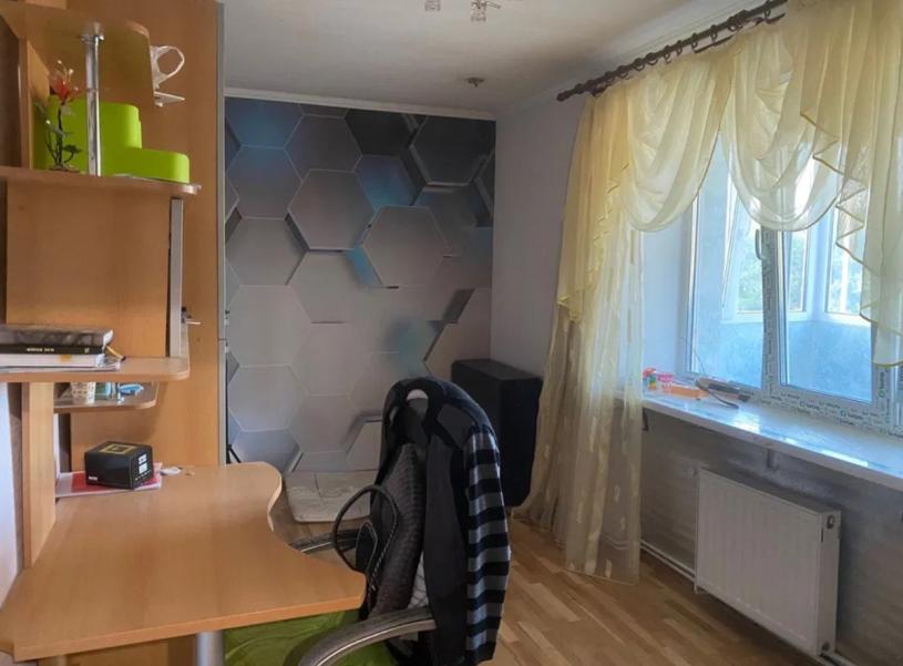 Квартира, 4-кімн., Дергачи, Харьковский район, Центральная