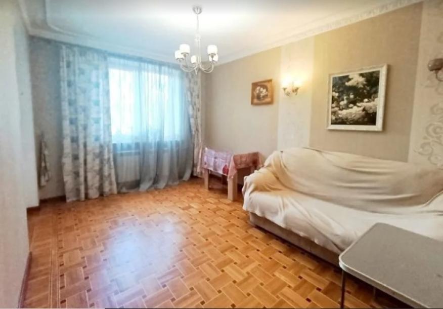 Квартира, 3-кімн., Харьков, Алексеевка, Ахсарова