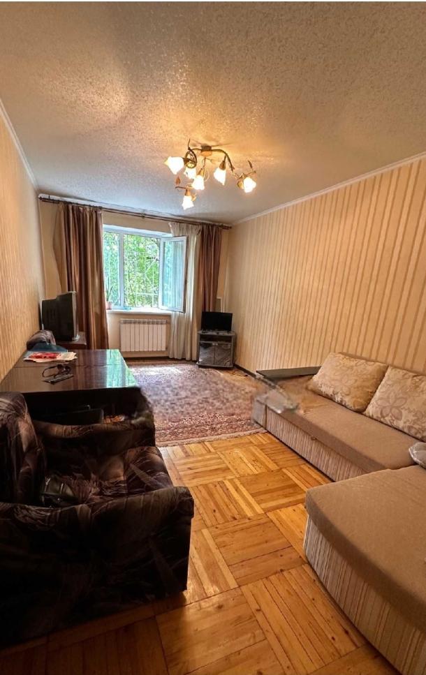 Квартира, 2-кімн., Харьков, 604м/р, Тракторостроителей просп.