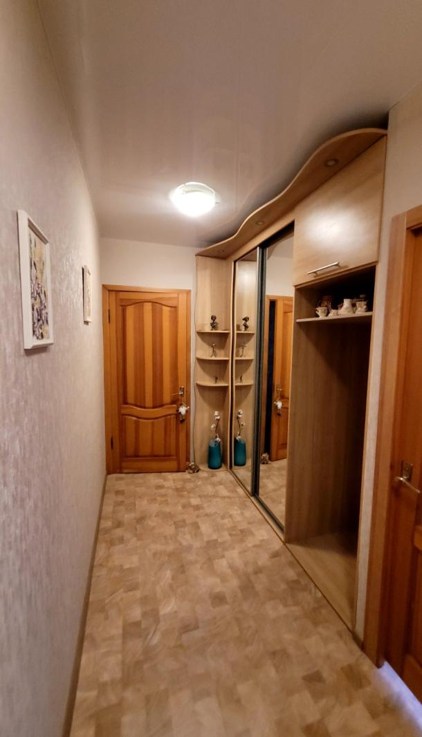 Квартира, 3-кімн., Харьков, 522м/р, Непокоренных (Героев Труда)