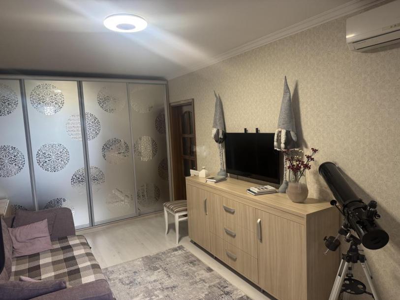 Квартира, 2-кімн., Харьков, Павлово Поле, Старицкого