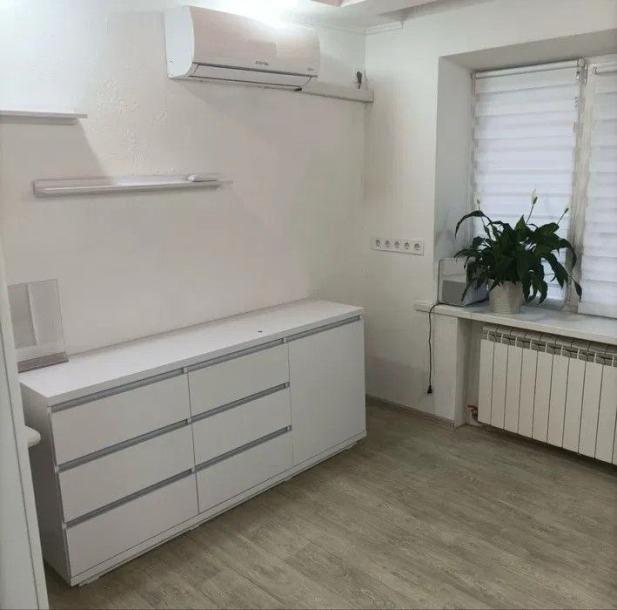 Квартира, 2-кімн., Чугуев, Чугуевский район, Центральная
