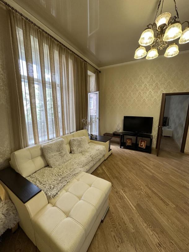 Квартира, 3-кімн., Харьков, Центральный рынок метро, Полтавский Шлях