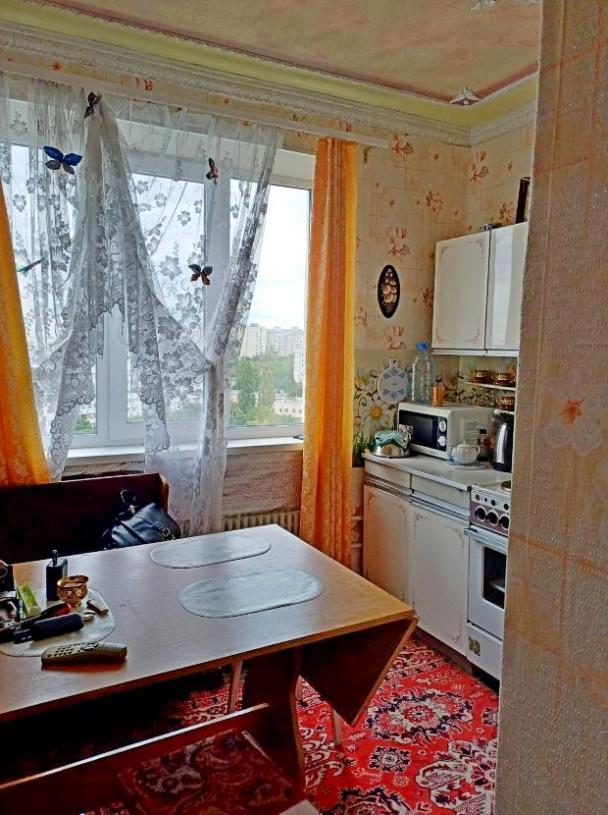 Квартира, 3-кімн., Харьков, Алексеевка, Ахсарова