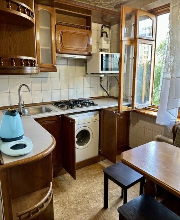 Квартира, 3-кімн., Харьков, 520м/р, Валентиновская