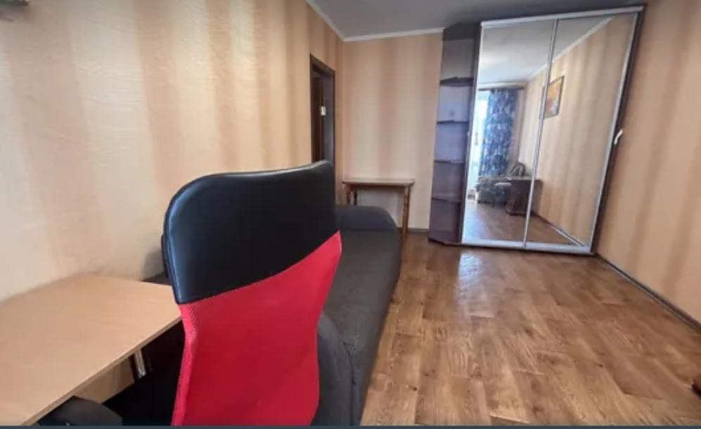 Квартира, 1-кімн., Харьков, 522м/р, Непокоренных (Героев Труда)