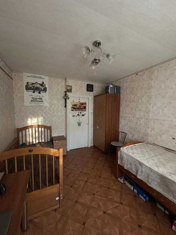 Квартира, 3-кімн., Харьков, 522м/р, Непокоренных (Героев Труда)