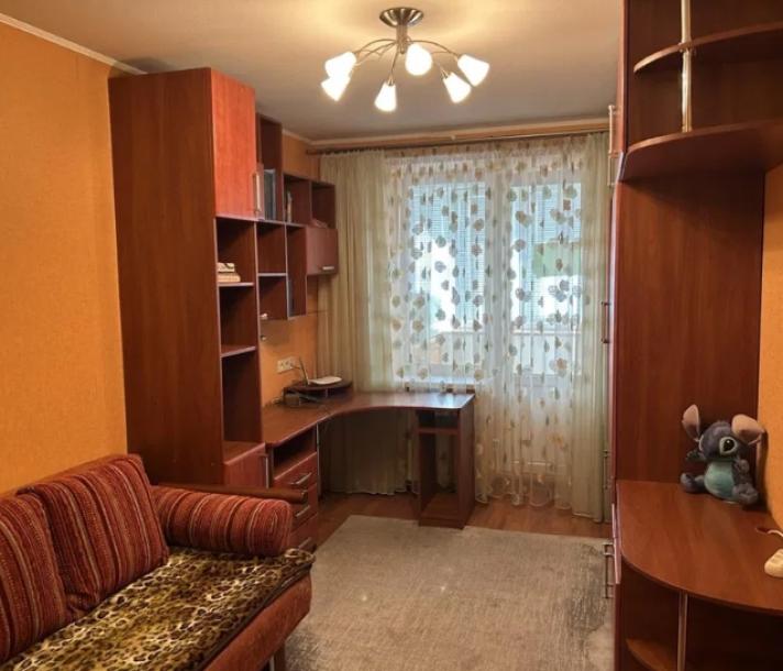 Квартира, 3-кімн., Харьков, Холодная Гора
