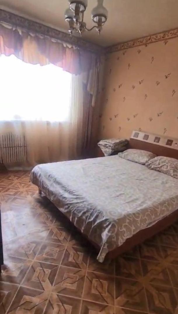 Квартира, 2-кімн., Харьков, 522м/р, Непокоренных (Героев Труда)