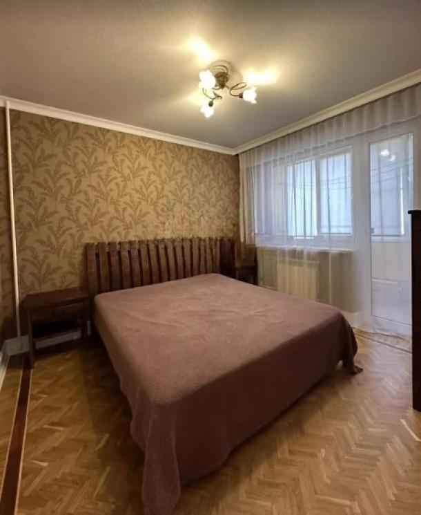 Квартира, 3-кімн., Харьков, 608м/р, Валентиновская