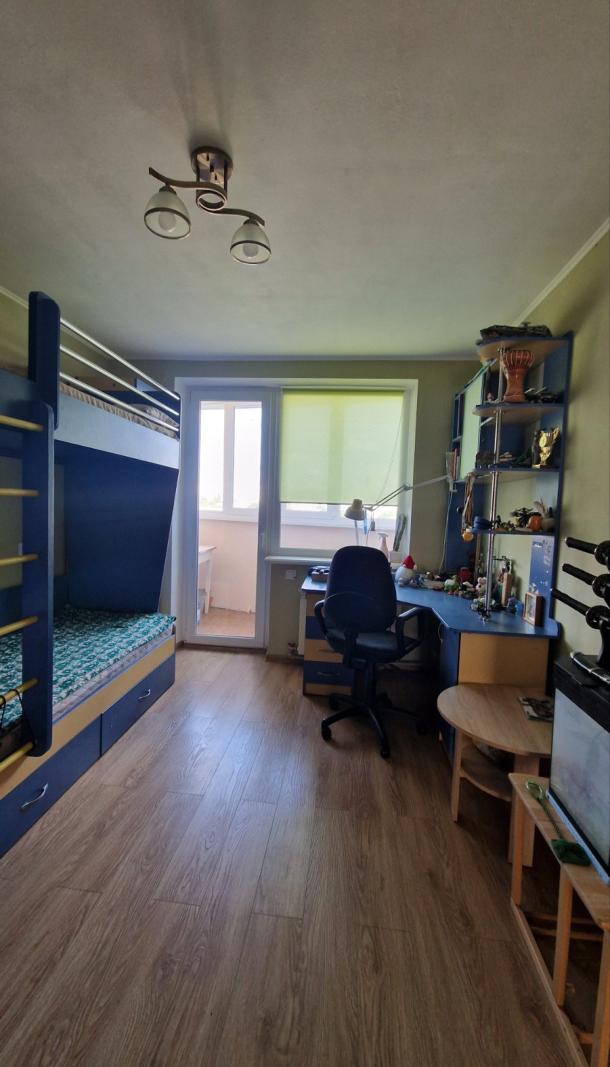 Квартира, 3-кімн., Харьков, 524м/р, Непокоренных (Героев Труда)