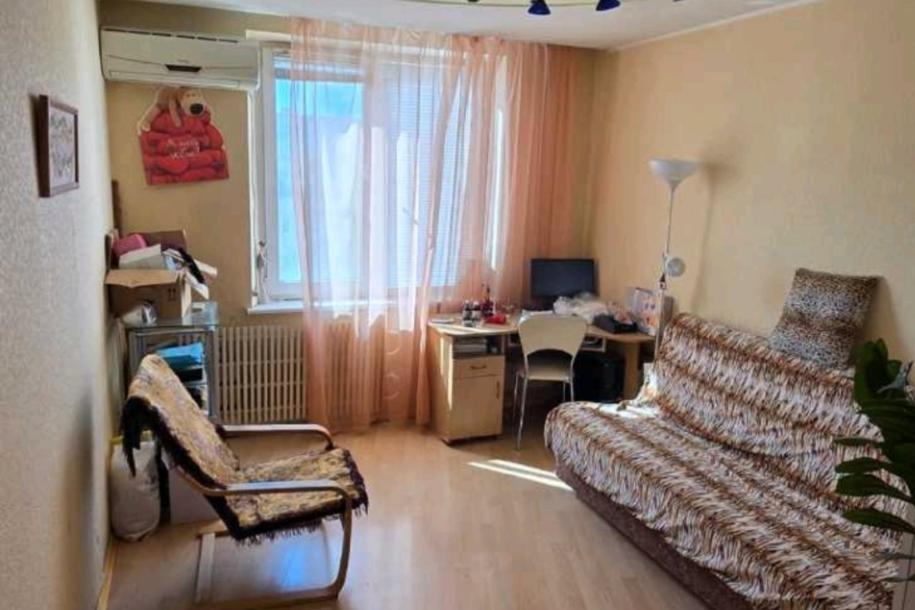 Квартира, 3-кімн., Харьков, 524м/р, Гвардейцев Широнинцев