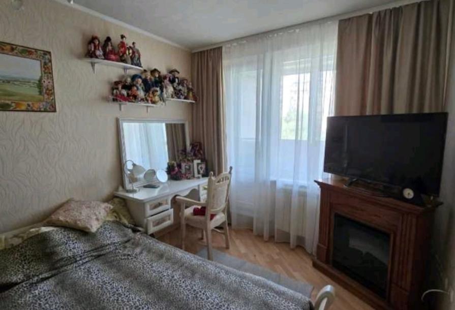 Квартира, 3-кімн., Харьков, 524м/р, Гвардейцев Широнинцев