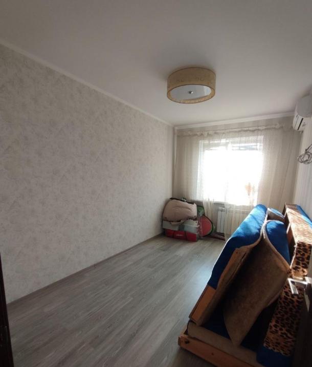 Квартира, 2-кімн., Харьков, 608м/р, Гвардейцев Широнинцев
