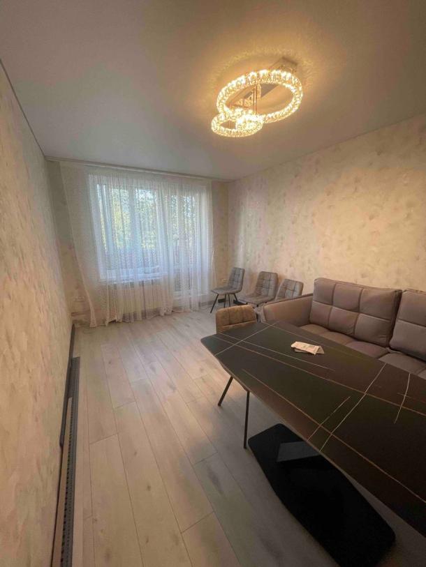 Квартира, 2-кімн., Харьков, 608м/р, Непокоренных (Героев Труда)
