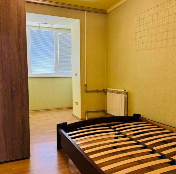 Квартира, 2-кімн., Харьков, Павлово Поле, 23 Августа