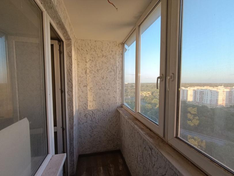Квартира, 4-кімн., Харьков, Рогань жилмассив, Луи Пастера