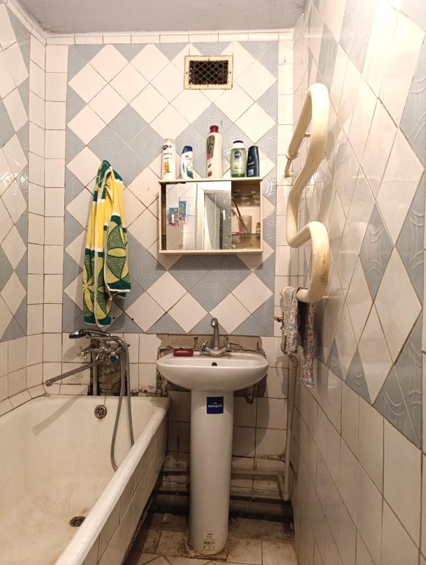 Квартира, 2-кімн., Харьков, 606м/р, Непокоренных (Героев Труда)