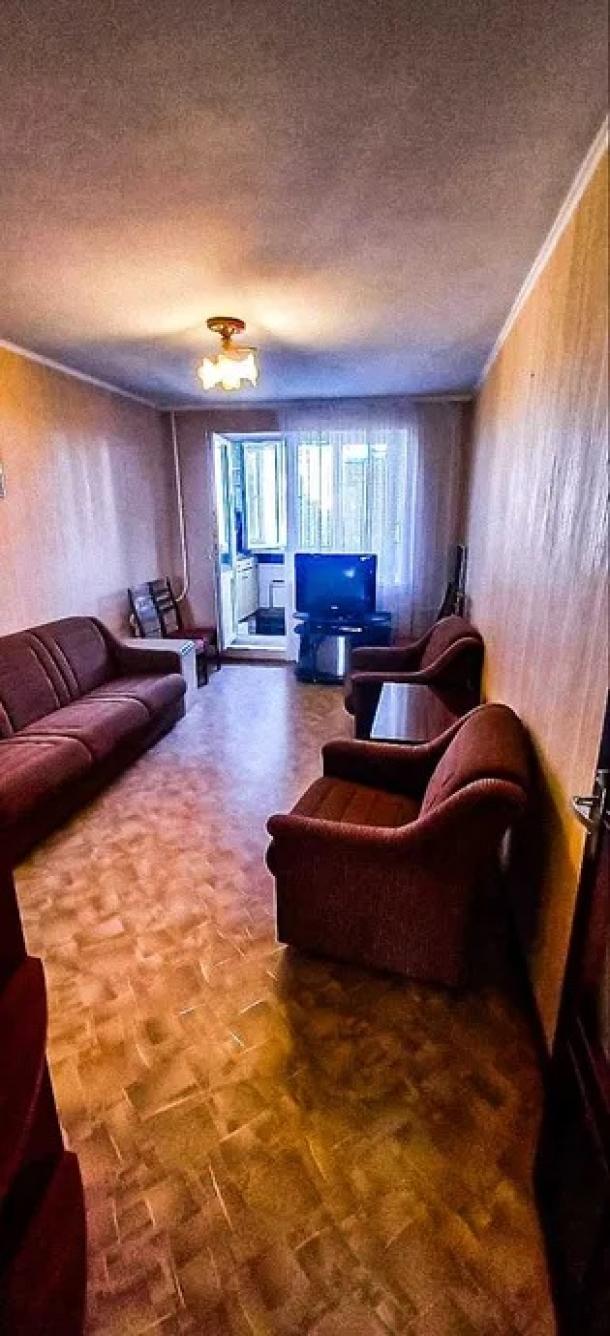 Квартира, 3-кімн., Харьков, Рогань жилмассив, Луи Пастера