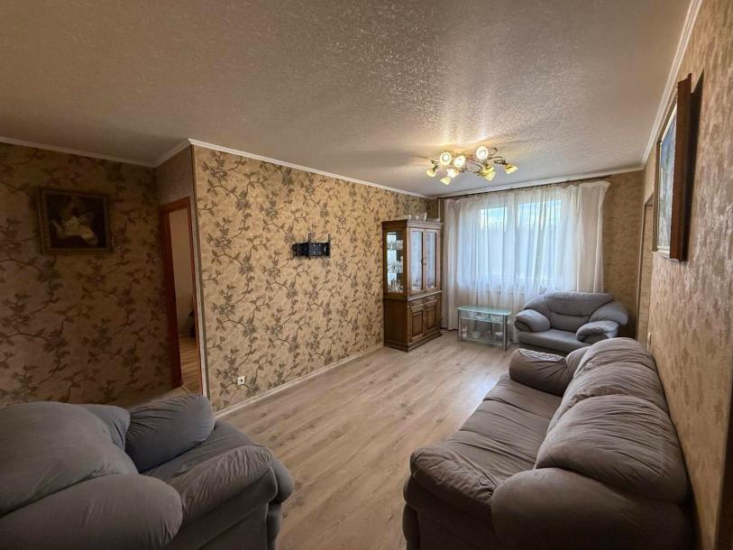 Квартира, 3-кімн., Харьков, 4 Северная Салтовка, Метростроителей