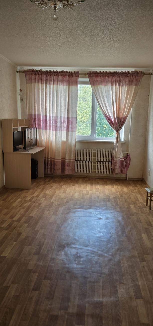 Квартира, 3-кімн., Харьков, 604м/р, Тракторостроителей просп.