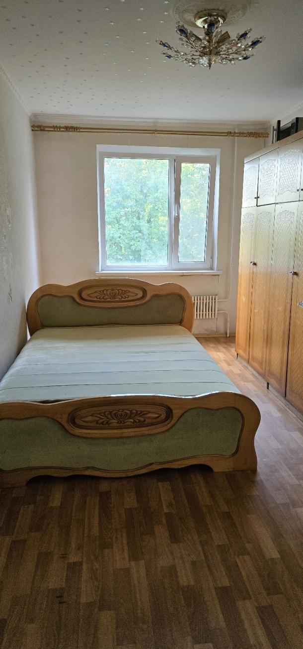 Квартира, 3-кімн., Харьков, 604м/р, Тракторостроителей просп.