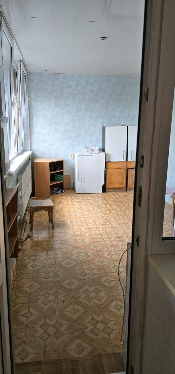 Квартира, 3-кімн., Харьков, 604м/р, Тракторостроителей просп.