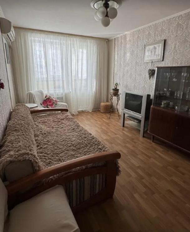 Квартира, 2-кімн., Харьков, 606м/р, Непокоренных (Героев Труда)