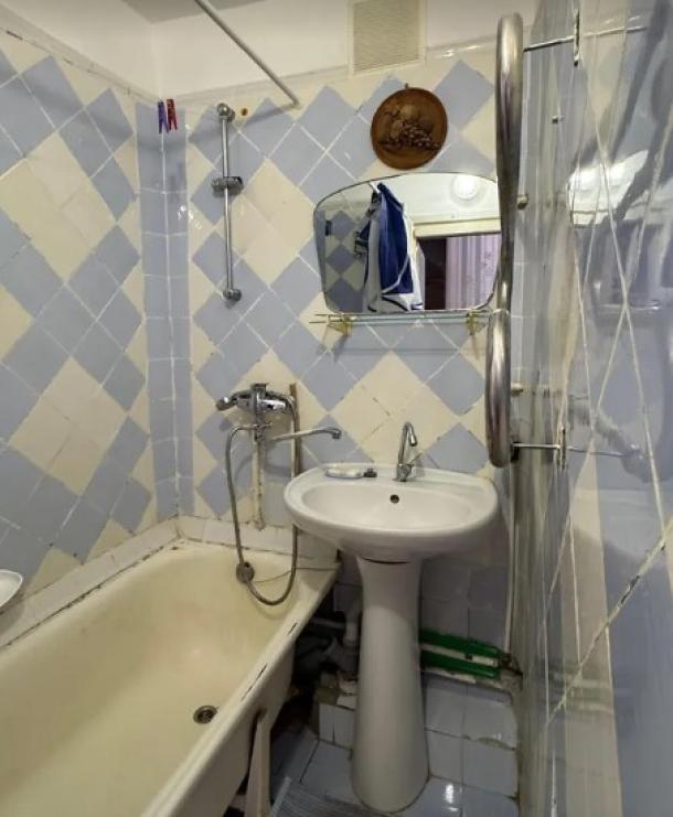 Квартира, 2-кімн., Харьков, 606м/р, Непокоренных (Героев Труда)