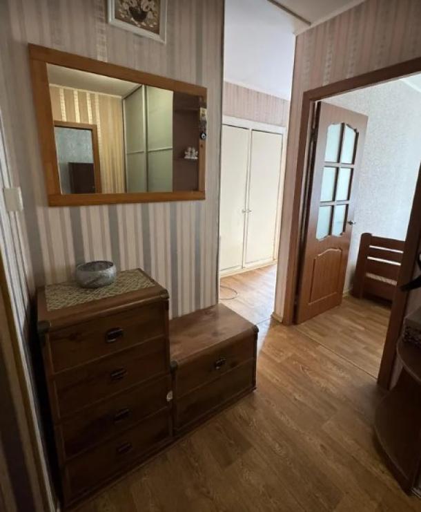 Квартира, 2-кімн., Харьков, 606м/р, Непокоренных (Героев Труда)