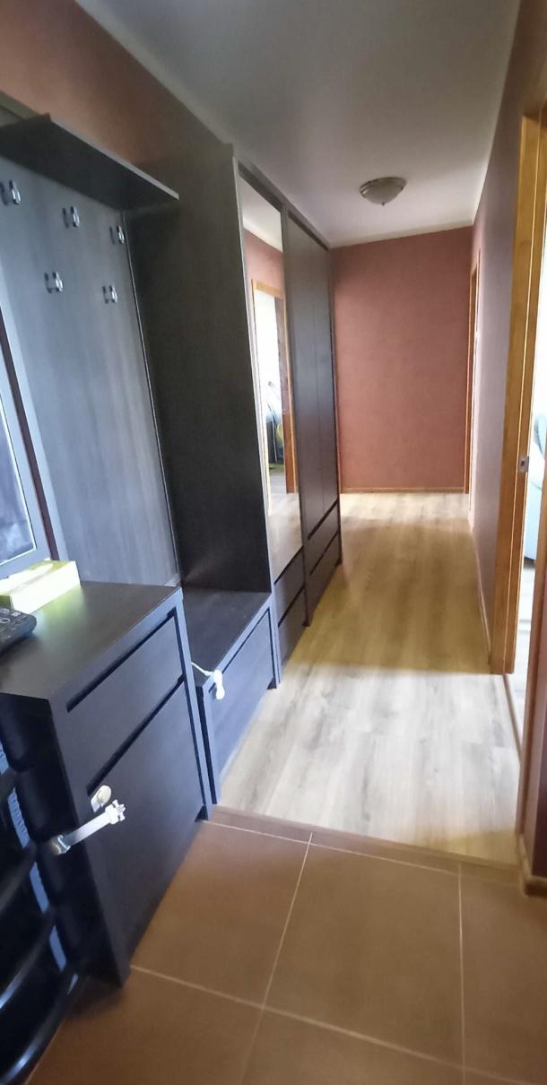 Квартира, 3-кімн., Харьков, 606м/р, Непокоренных (Героев Труда)