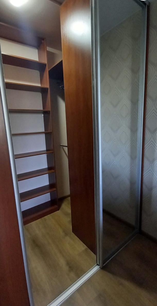 Квартира, 3-кімн., Харьков, 606м/р, Непокоренных (Героев Труда)