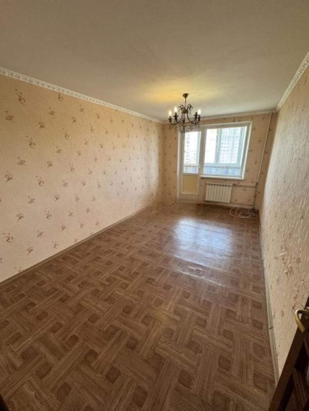 Квартира, 3-кімн., Харьков, Алексеевка, Ахсарова