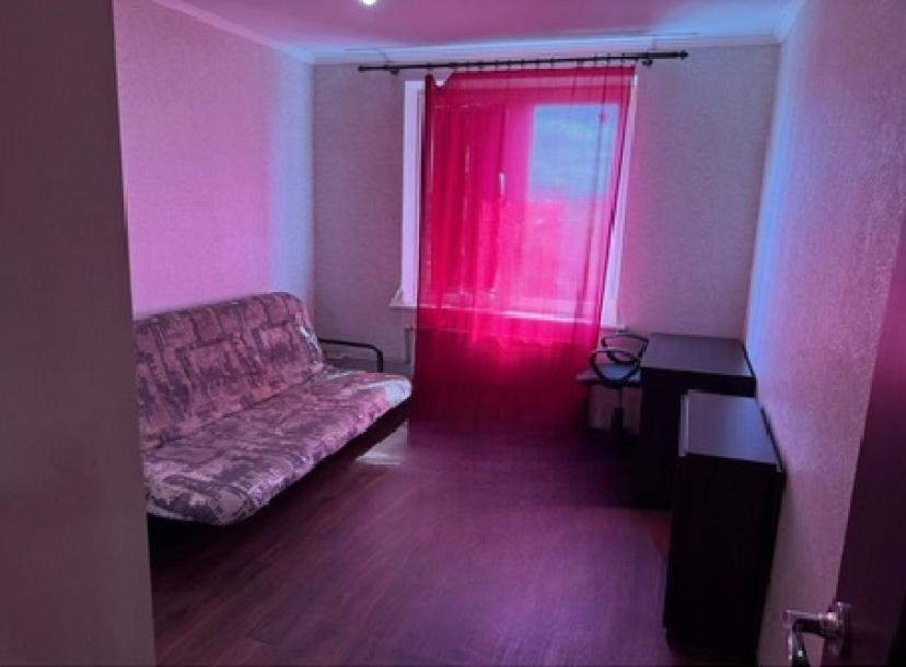 Квартира, 3-кімн., Харьков, 520м/р, Академика Павлова