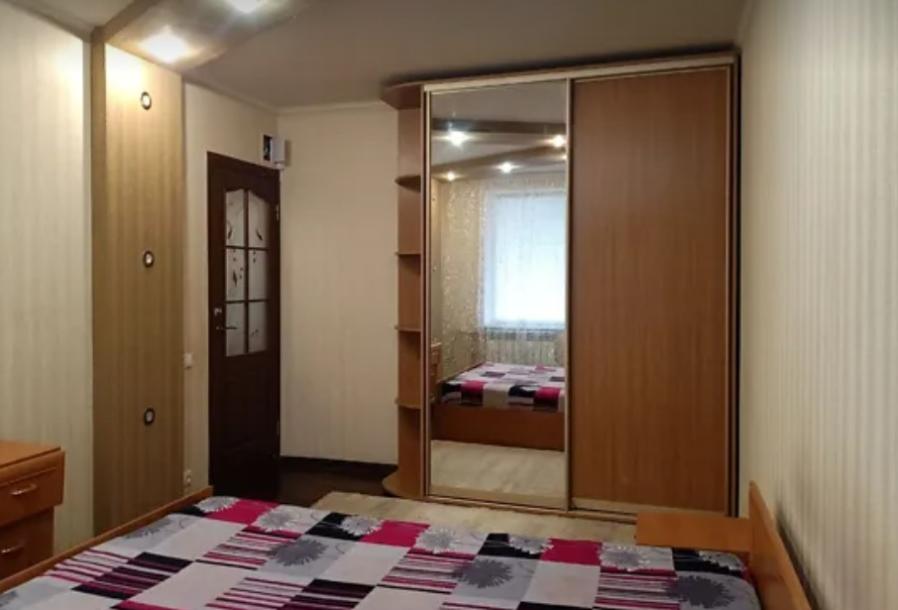 Квартира, 3-кімн., Харьков, 522м/р, Академика Барабашова