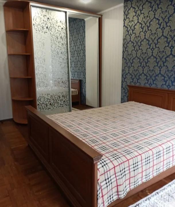 Квартира, 3-кімн., Харьков, 522м/р, Академика Барабашова