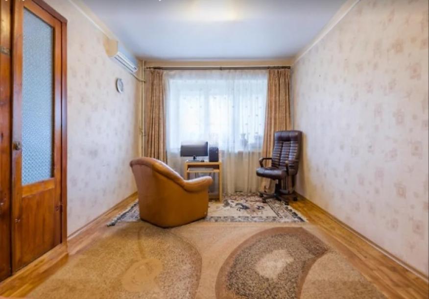 Квартира, 3-кімн., Харьков, Госпром, Независимости пр. (Правды пр.)