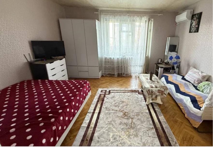 Купить гостинка, Харьков, МОСКАЛЁВКА, Николая Бажана (Кривомазова)