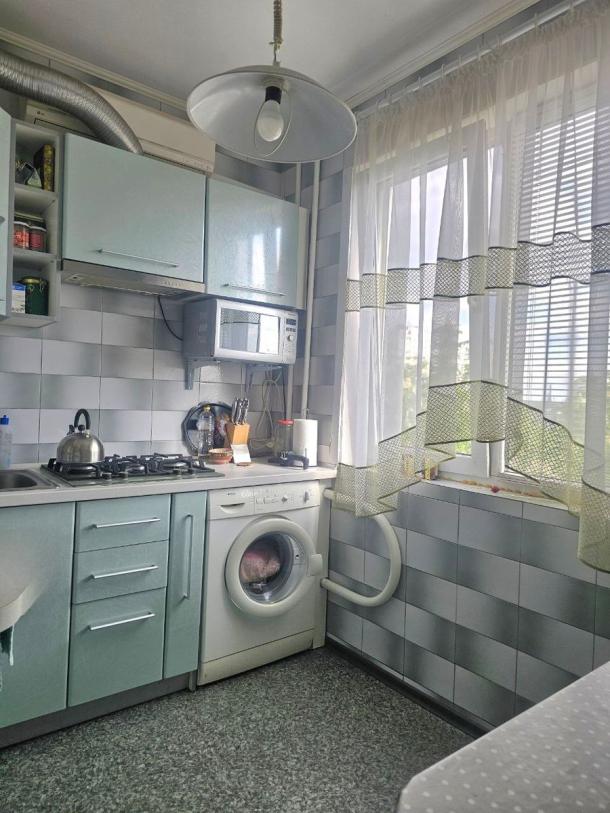 Квартира, 4-кімн., Харьков, 624м/р, Амосова