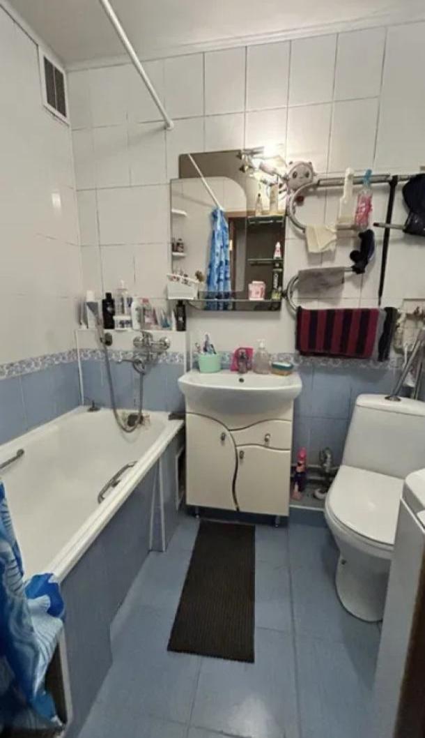 Квартира, 2-кімн., Харьков, 604м/р, Тракторостроителей просп.