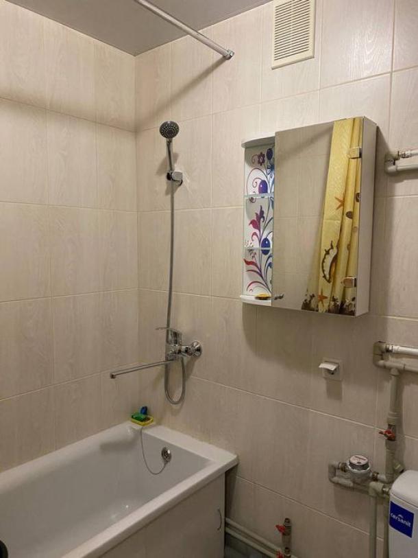 Квартира, 3-кімн., Харьков, 531м/р, Непокоренных (Героев Труда)