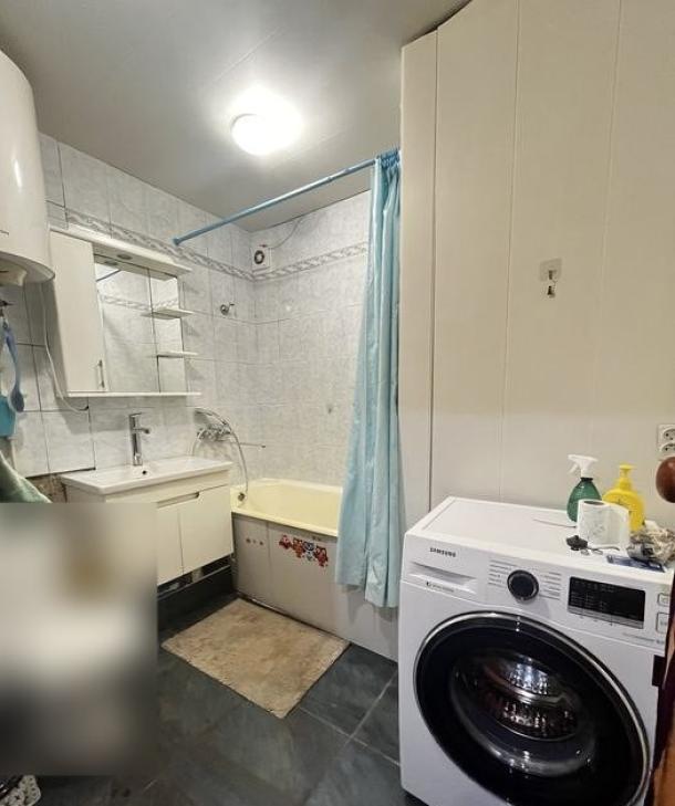 Квартира, 3-кімн., Харьков, 608м/р, Валентиновская