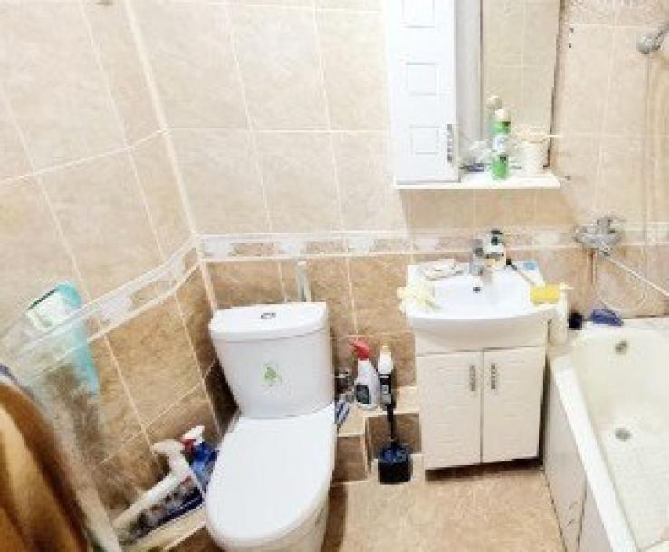 Квартира, 3-кімн., Харьков, 531м/р, Непокоренных (Героев Труда)