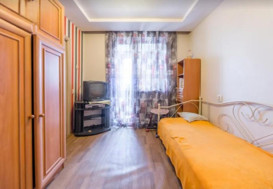 Квартира, 3-кімн., Харьков, 1 Северная Салтовка, Родниковая (Красного милиционера, Кирова)