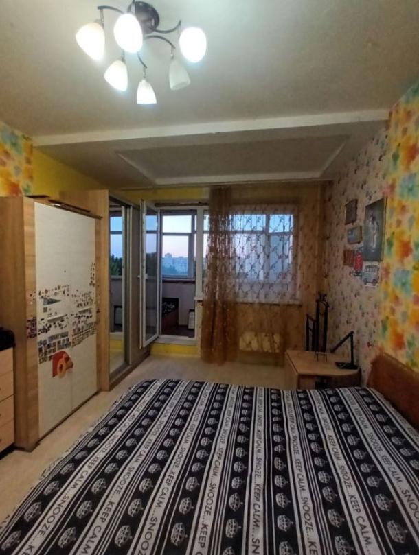 Квартира, 3-кімн., Харьков, 606м/р, Тракторостроителей просп.