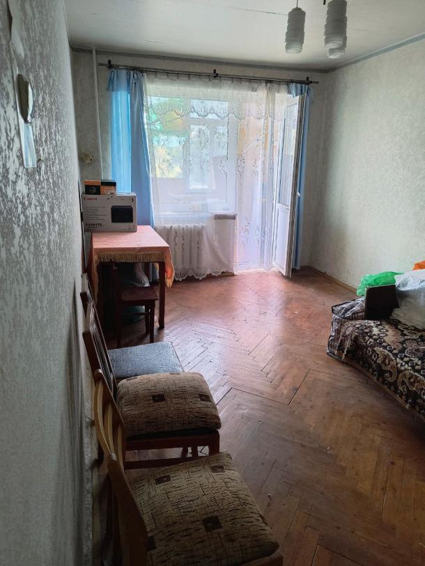 Квартира, 3-кімн., Харьков, 606м/р, Тракторостроителей просп.