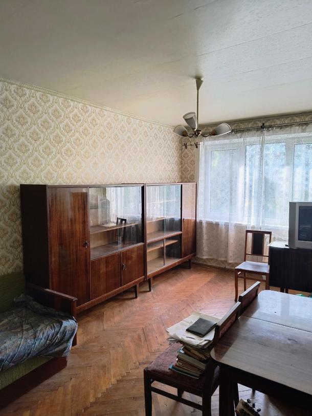 Квартира, 3-кімн., Харьков, 606м/р, Тракторостроителей просп.
