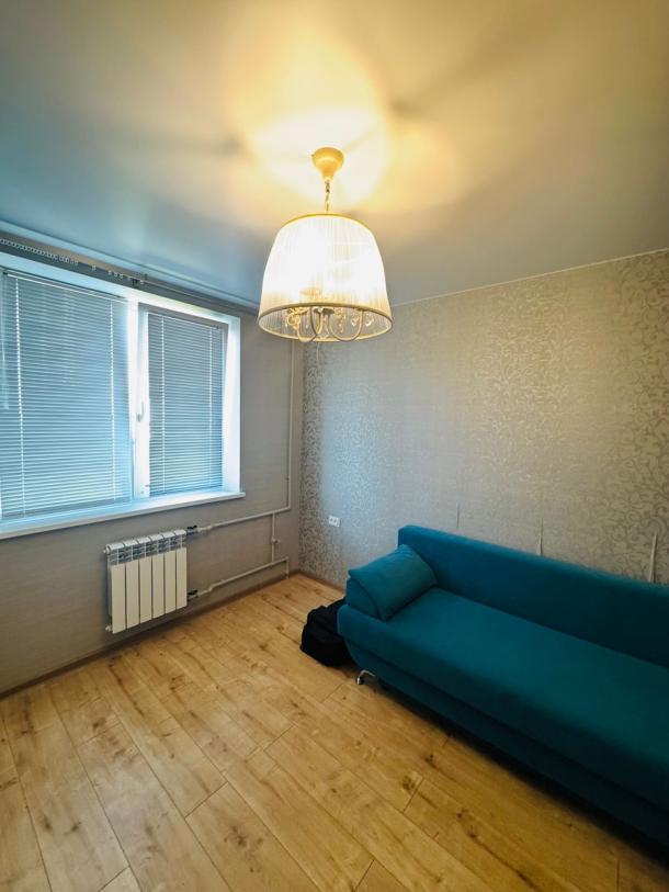 Квартира, 2-кімн., Харьков, 606м/р, Тракторостроителей просп.
