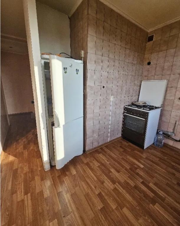 Квартира, 3-кімн., Харьков, 522м/р, Академика Павлова